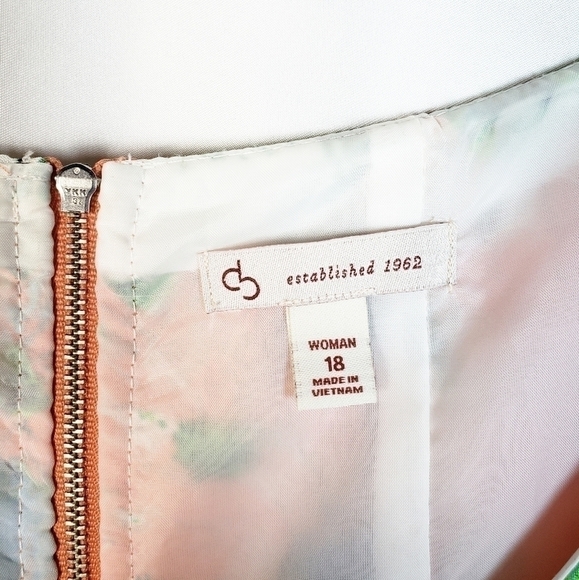 Db Dress modern Floral Pattern Plus Sz 18W. Zip back lightweight lined - Picture 3 of 4